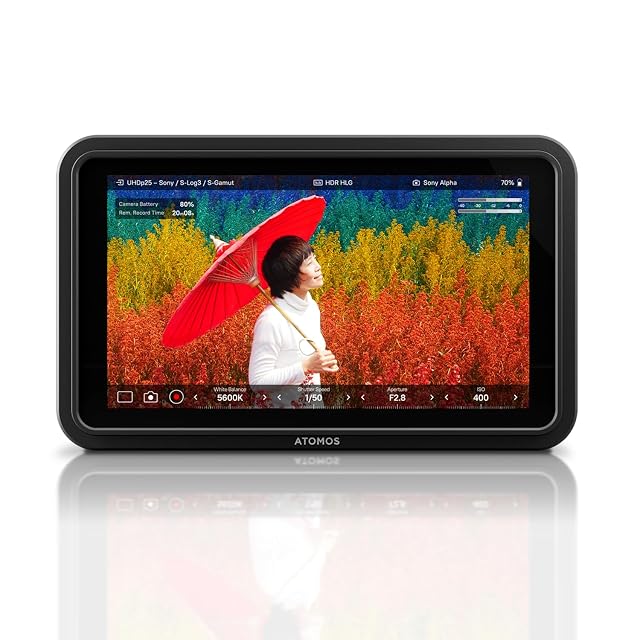 Monitor da campo sottile Atomos Shinobi II su un rig con gimbal che mostra un’immagine HDR