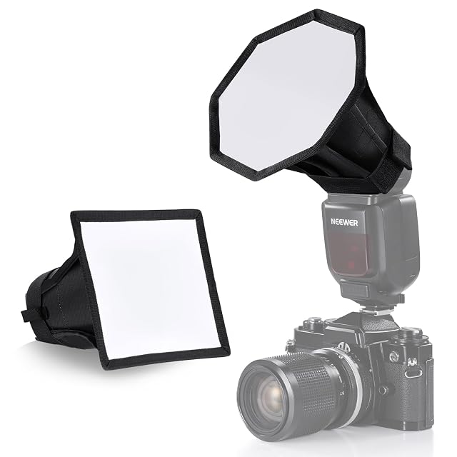 Coppia di softbox NEEWER NS5P, una rettangolare e una ottagonale, montate su teste flash