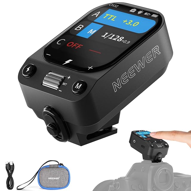 Trigger per flash NEEWER QZ-N con display touchscreen sulla slitta di una fotocamera
