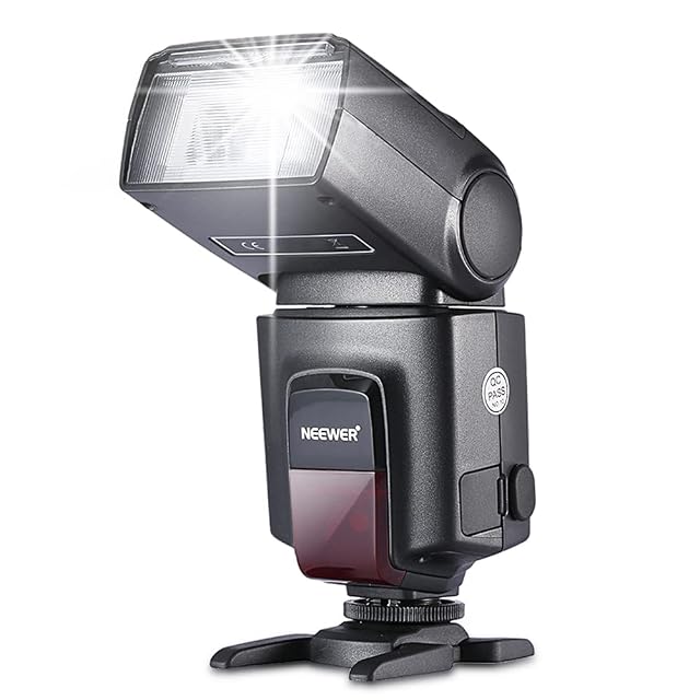 Flash NEEWER TT560 nero con la parabola inclinata verso l’alto per il flash di rimbalzo