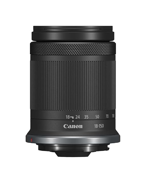 Obiettivo zoom Canon RF-S 18-150mm nero, barilotto rientrato, attacco rivolto verso la fotocamera