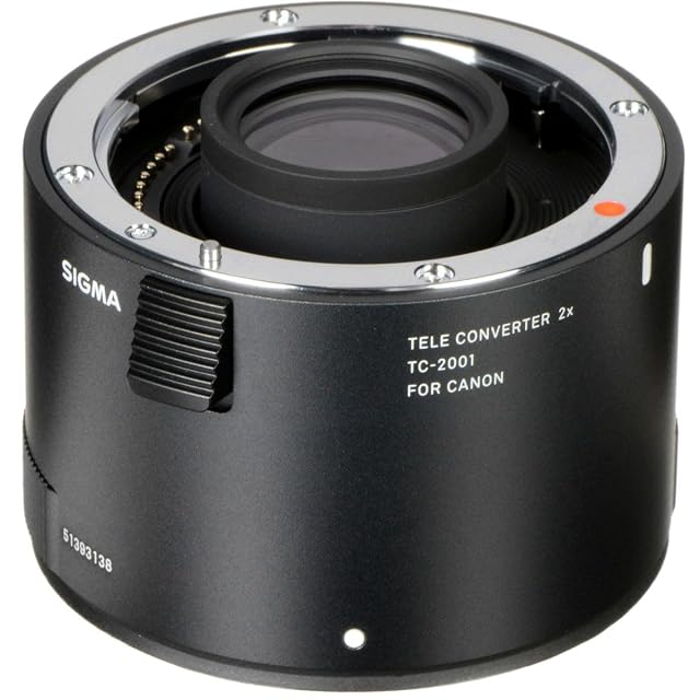 Moltiplicatore di focale Sigma TC-2001 2× con il suo innesto Canon EF